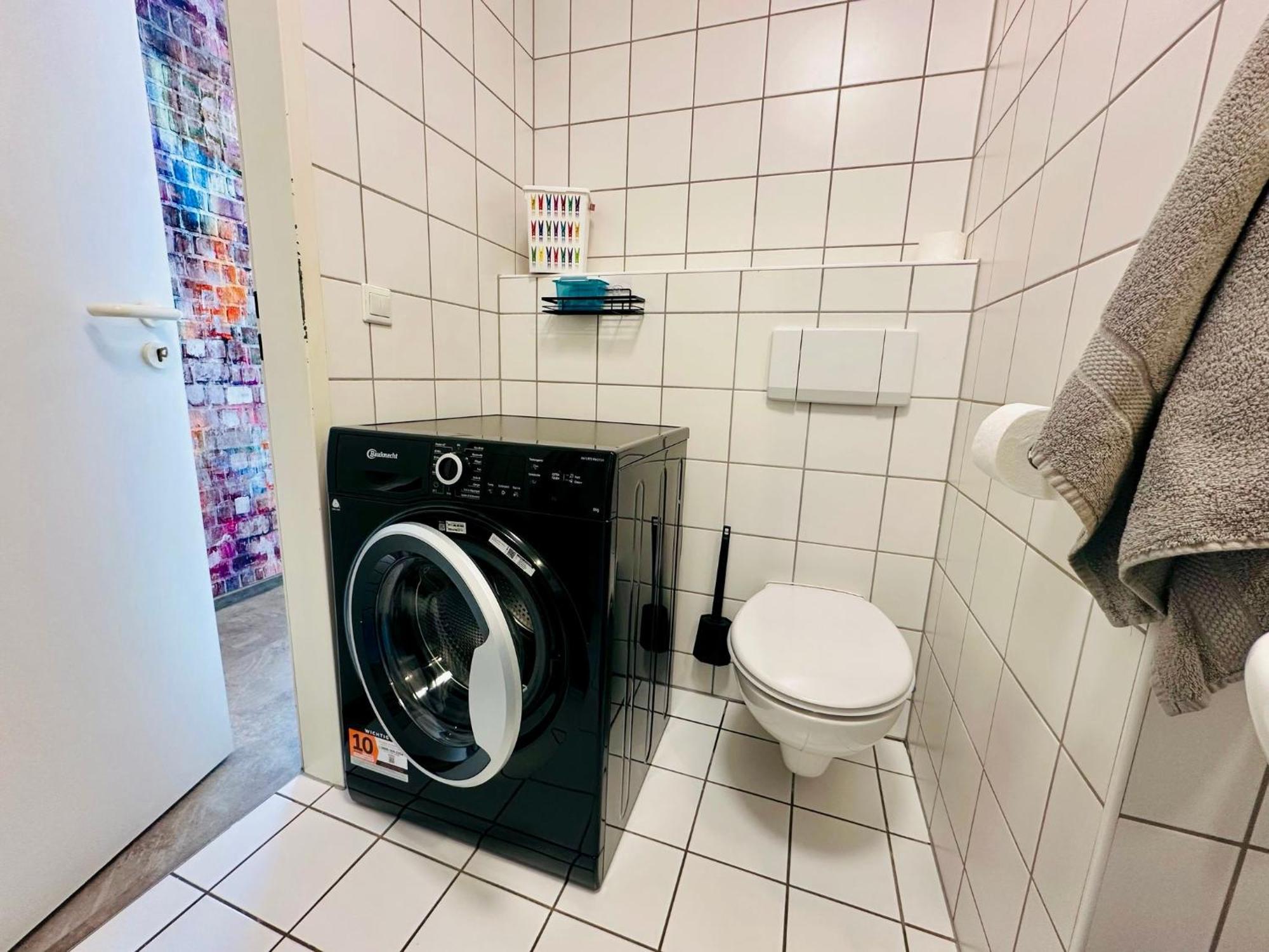 Am Spremberger Turm, 65qm, 2 Schlafzimmer, Kueche, Parkplatz, Balkon, Waschmaschine Apartamento *