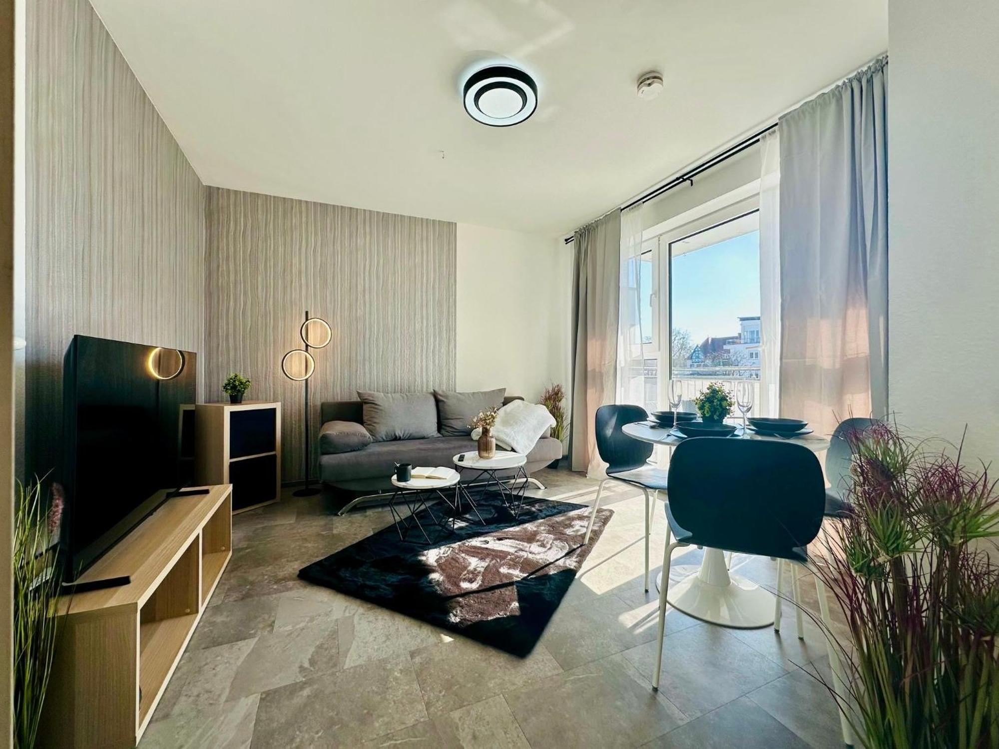 Am Spremberger Turm, 65qm, 2 Schlafzimmer, Kueche, Parkplatz, Balkon, Waschmaschine
